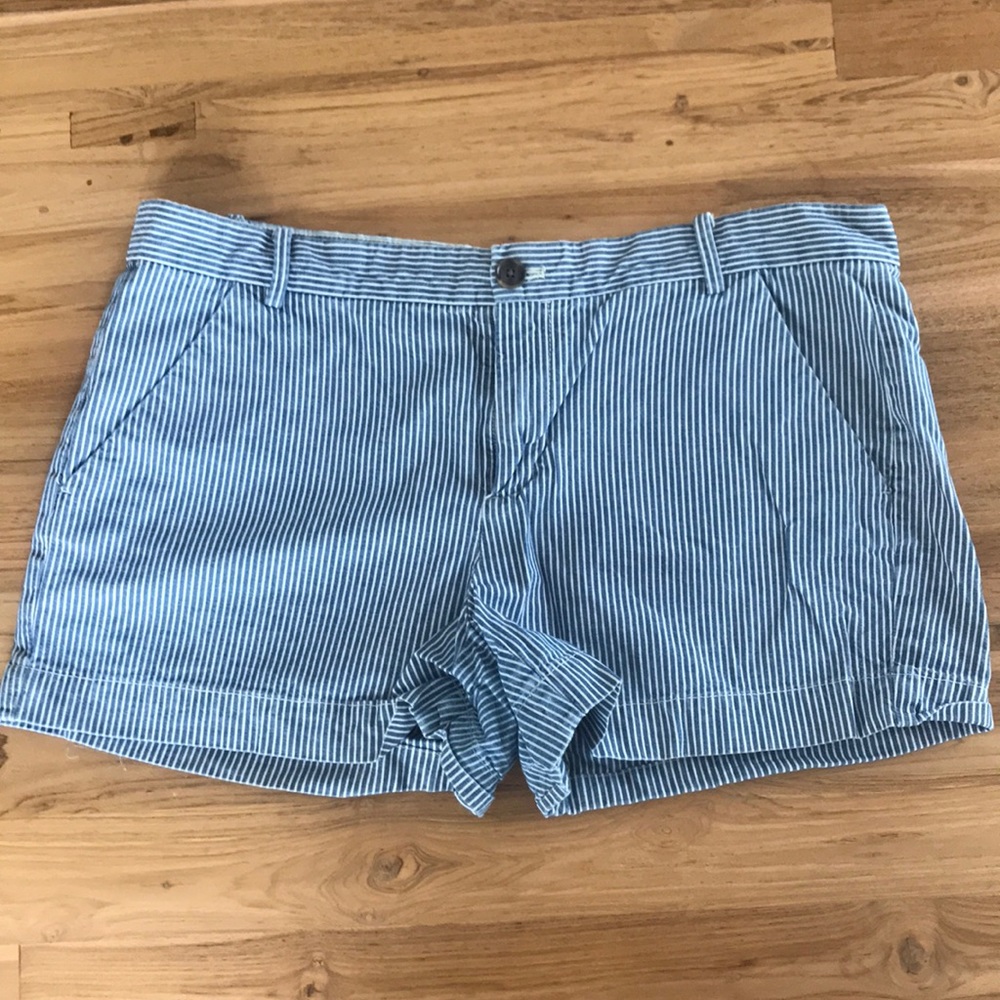 Gap Sunkissed Khaki Shorts - Size 10